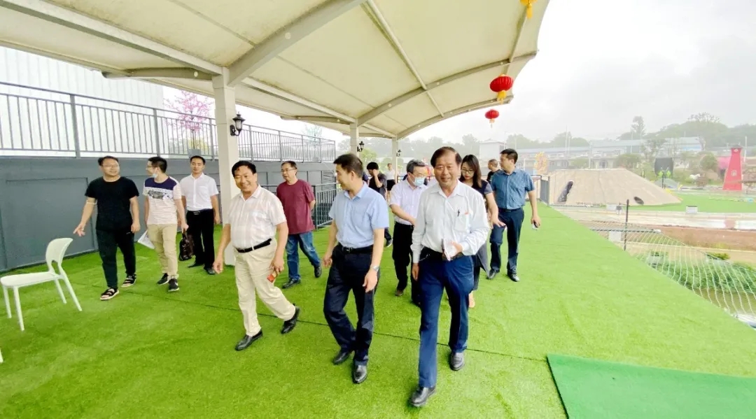 有关辅导一行参观湖北2121非凡生态休闲农业园 有关辅导一行参观湖北2121非凡生态休闲农业园